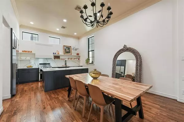 1733 Edwards ST, Houston, TX 77007