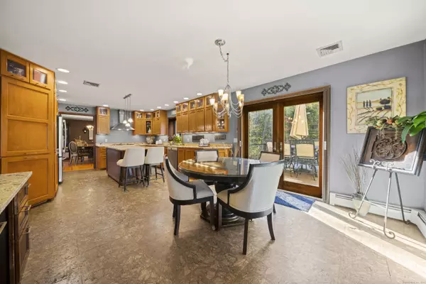 32 Evans Crossing, South Windsor, CT 06074