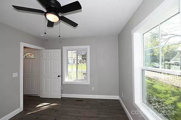 588 Evergreen ST, Hudson, NC 28638