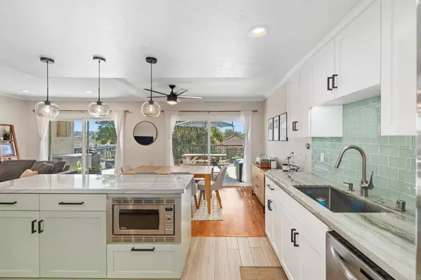 2340 Caringa WAY #C, Carlsbad, CA 92009