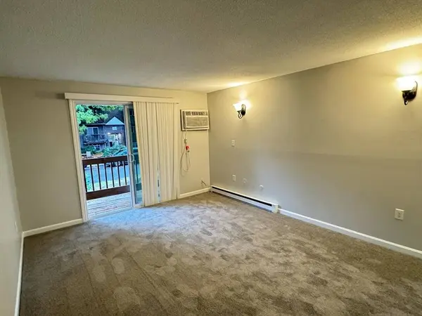 4 Hazelwood Ave #10, Dracut, MA 01826