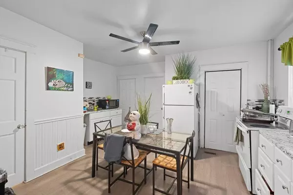 94 Central St, Leominster, MA 01453