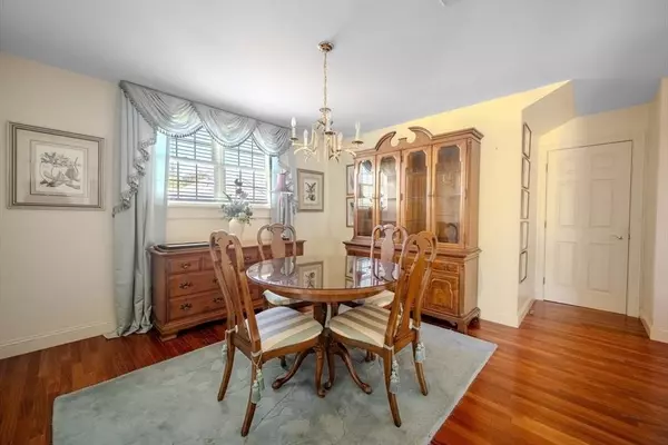 96 Colonial Dr #96, Sturbridge, MA 01566