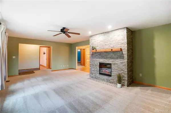 206 Villa Drive, Brookville, OH 45309