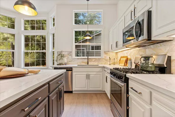 196 Scotia Pines CIR, Grass Valley, CA 95945