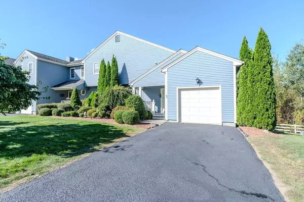 96 Colonial Dr #96, Sturbridge, MA 01566