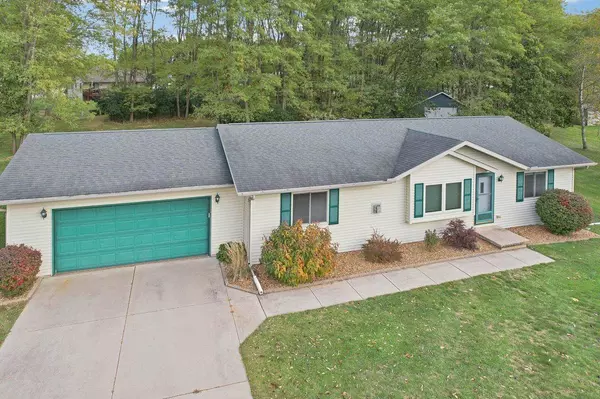 308 Savannah Trail, Pardeeville, WI 53954