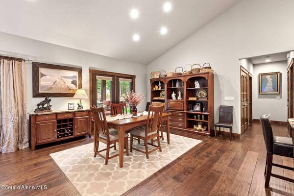 12226 N PEBBLE CREEK DR, Hayden, ID 83835