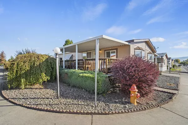 1570 Peach ST #SPC 90, Medford, OR 97501