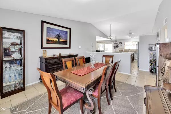 4764 E OLNEY Drive, Phoenix, AZ 85044