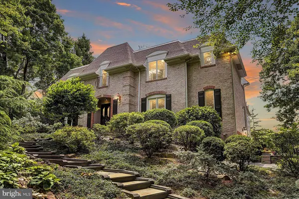 2321 SPRUCE DR, Harrisburg, PA 17112