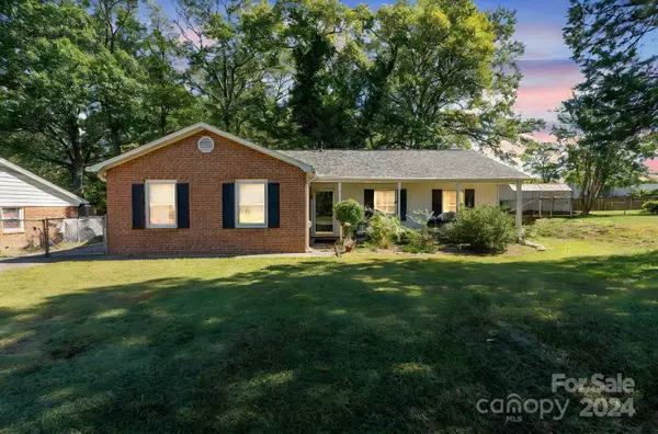 7515 Bramblewood DR, Charlotte, NC 28217