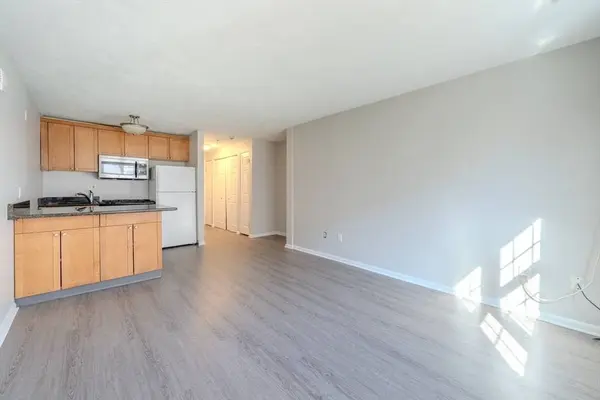 6 Kenmar Dr #6, Billerica, MA 01821