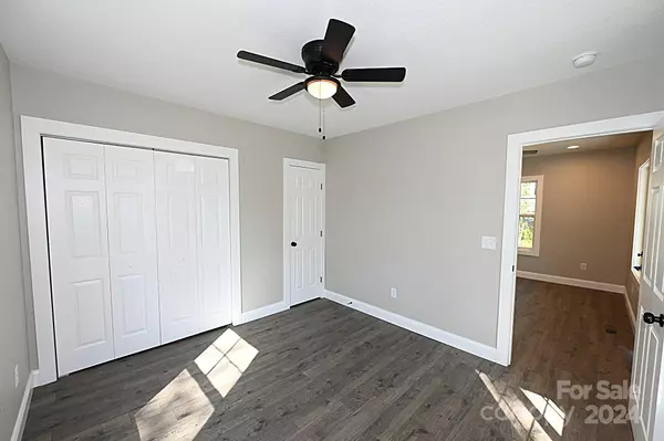 588 Evergreen ST, Hudson, NC 28638