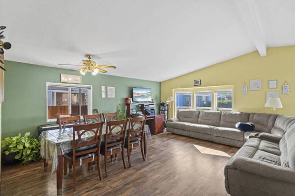 1570 Peach ST #SPC 90, Medford, OR 97501