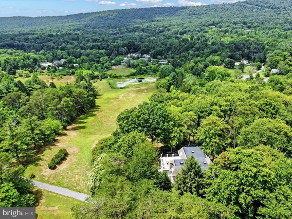 2321 SPRUCE DR, Harrisburg, PA 17112