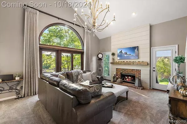 1285 LAKE SHORE Boulevard, Lake Orion, MI 48362