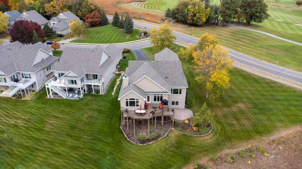 1401 Fairway CT, Chaska, MN 55318