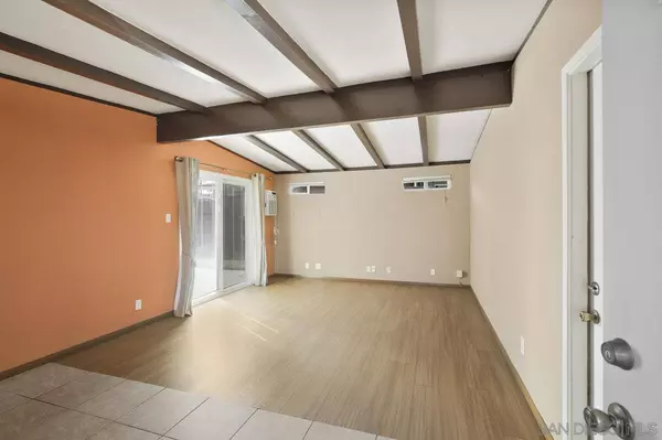 5127 Triana St, San Diego, CA 92117