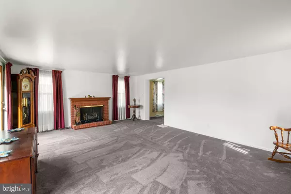 8203 SHORE RD, Dundalk, MD 21222