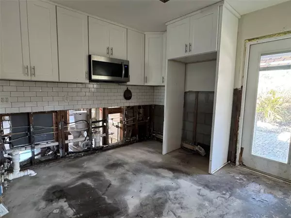 14019 W PARSLEY DR, Madeira Beach, FL 33708