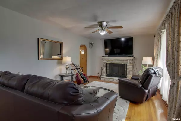 1235 Koetters LN, Quincy, IL 62305