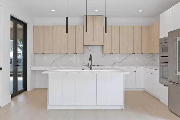 1907 W GRACE ST, Tampa, FL 33607