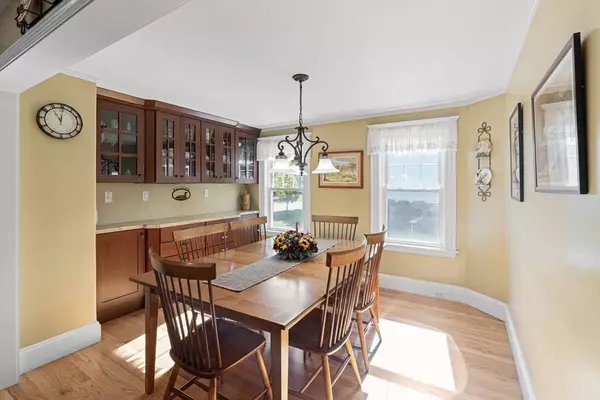 25 Washington Ave, Andover, MA 01810