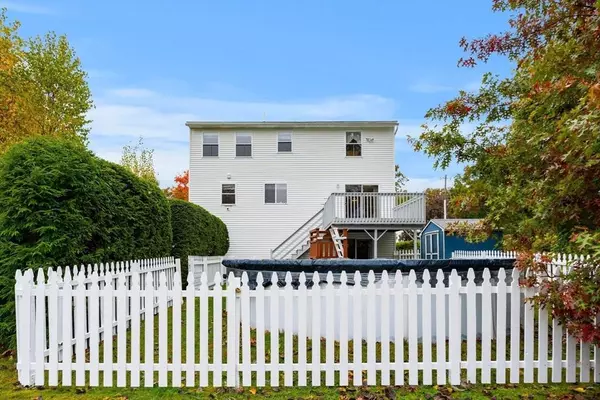 1 Barrview Cir, Methuen, MA 01844