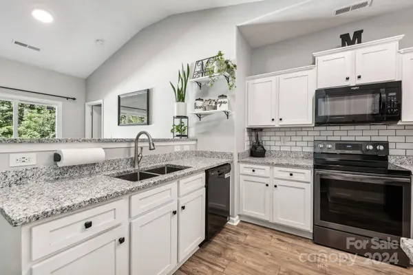 6201 Purbeck WAY, Charlotte, NC 28215