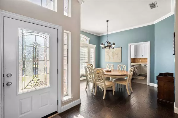 805 Xavier Drive, Mansfield, TX 76063