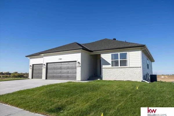 11060 S 216 Avenue, Gretna, NE 68028