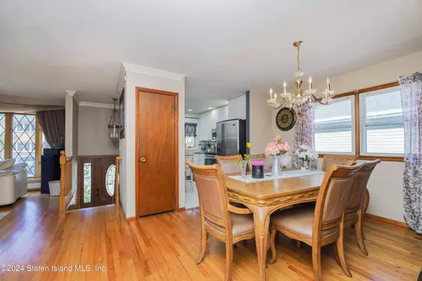 89 Renwick AVE, Staten Island, NY 10301