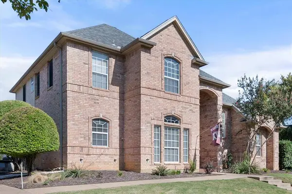 805 Xavier Drive, Mansfield, TX 76063