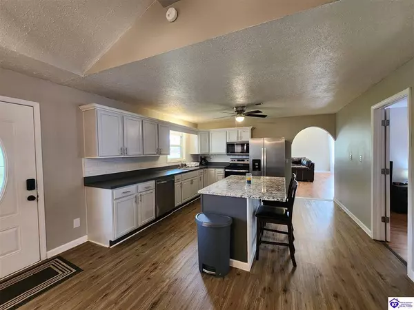 1559 Bardstown Road, Hodgenville, KY 42748