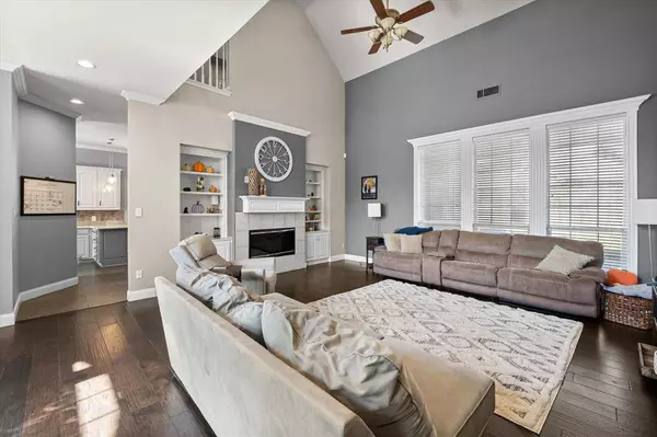 805 Xavier Drive, Mansfield, TX 76063