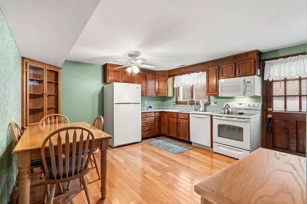 37 Christopher Dr #37, Methuen, MA 01844