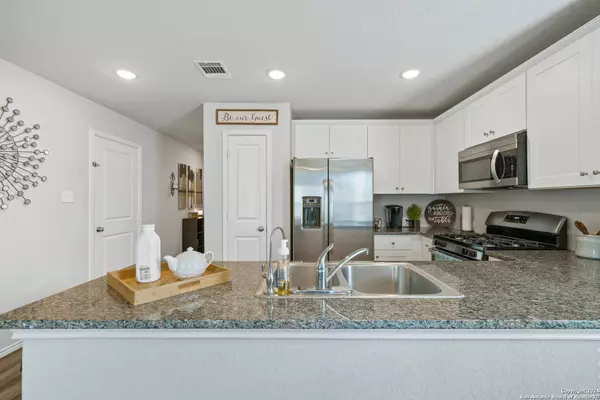 5636 JASMINE SPUR, Bulverde, TX 78163-2504