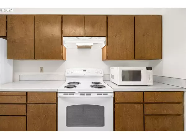 20550 SW JOHNSON ST, Beaverton, OR 97003