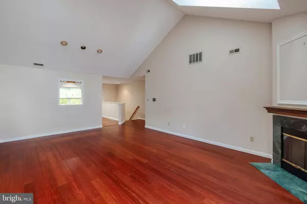 6006-B NORMANDY DR, Mount Laurel, NJ 08054