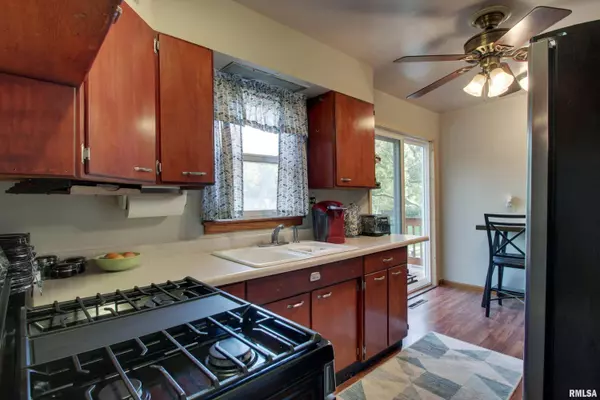 1235 Koetters LN, Quincy, IL 62305