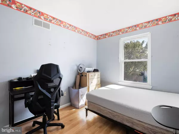 14 PARA LN, Newark, DE 19702