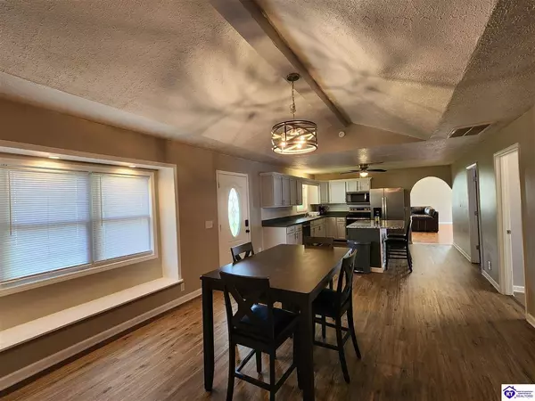 1559 Bardstown Road, Hodgenville, KY 42748