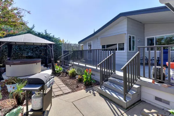 128 Kaseberg DR, Roseville, CA 95678