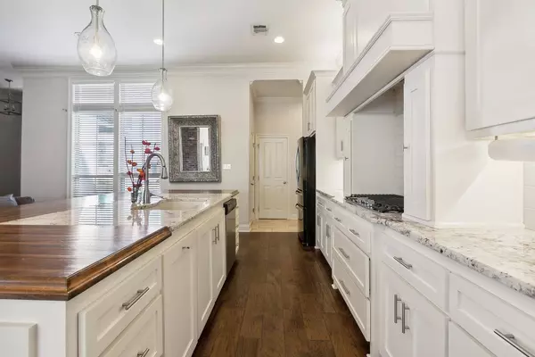 16411 PARKER PLACE DR, Prairieville, LA 70769