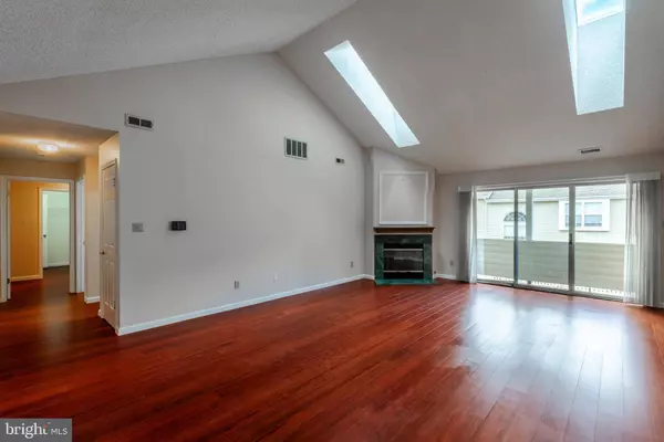 6006-B NORMANDY DR, Mount Laurel, NJ 08054