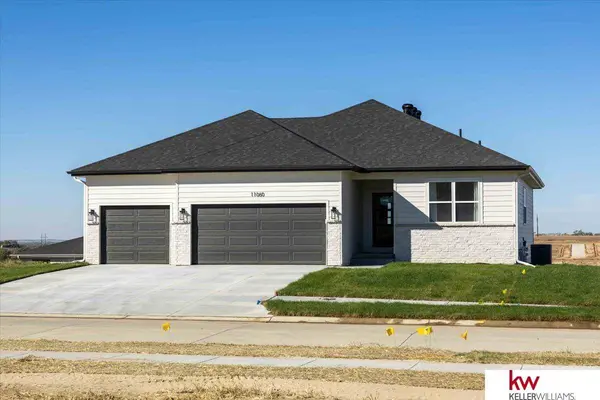 11060 S 216 Avenue, Gretna, NE 68028