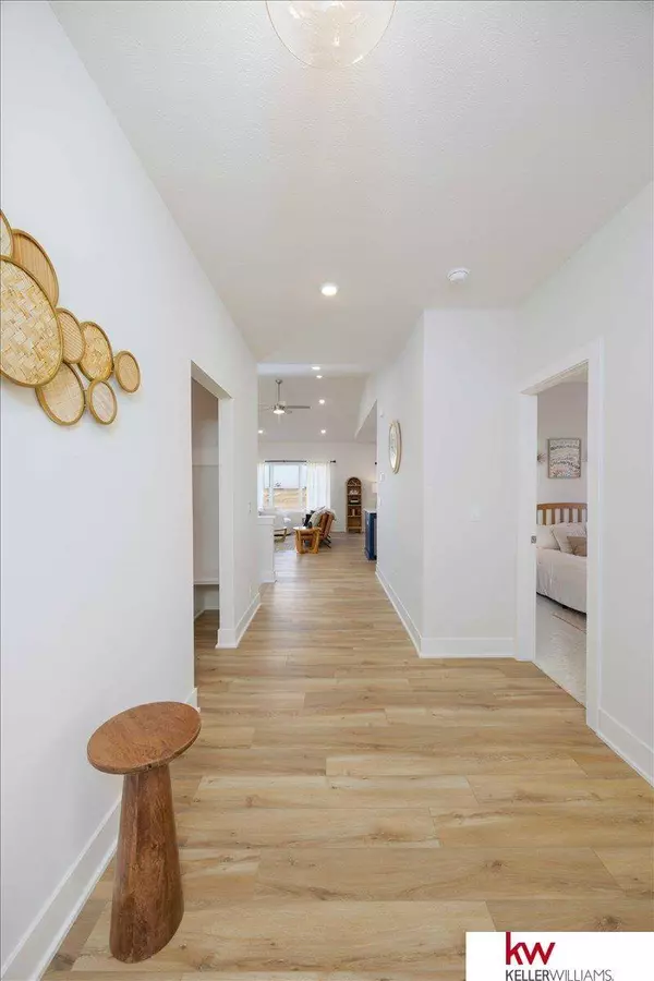 11060 S 216 Avenue, Gretna, NE 68028