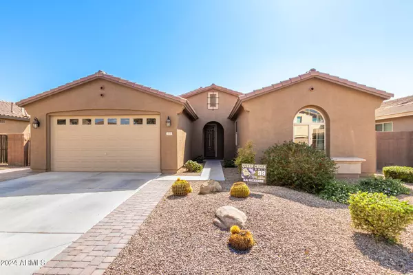 211 W LEATHERWOOD Avenue, Queen Creek, AZ 85140