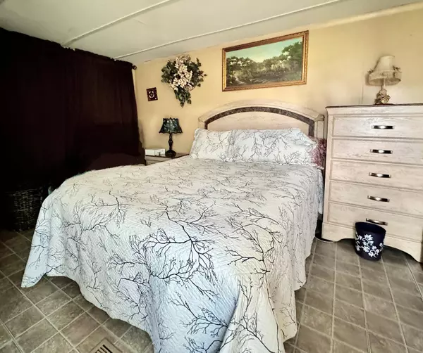 5166 Margaret Ann LN, Fort Pierce, FL 34946